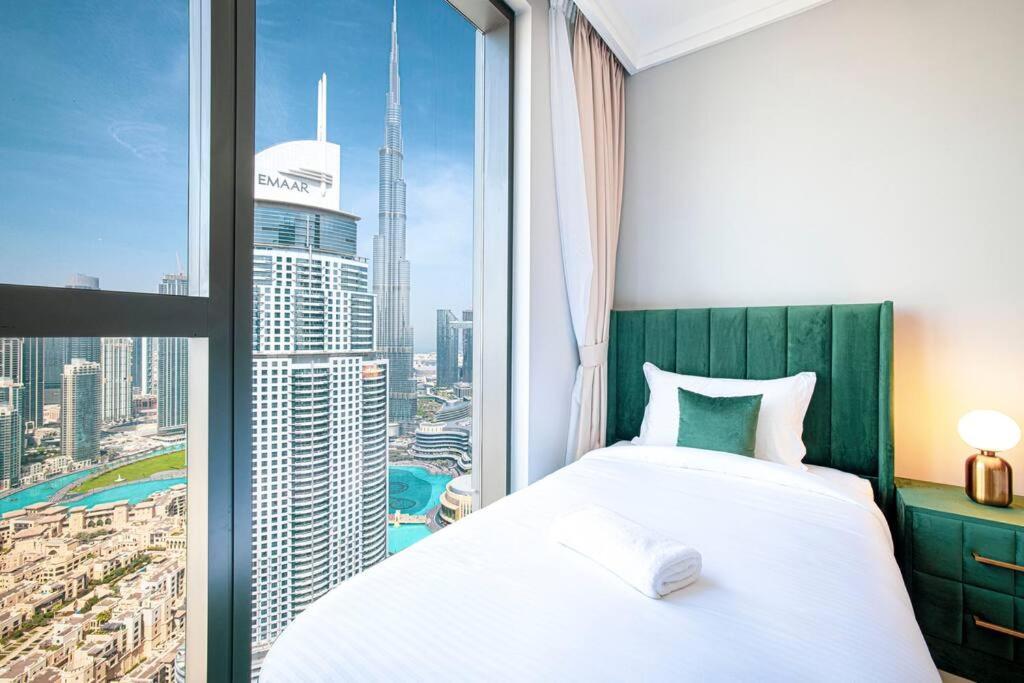 Magnificent Brand New Lux 3Br Burj & Fountain View Apartment ดูไบ ภายนอก รูปภาพ