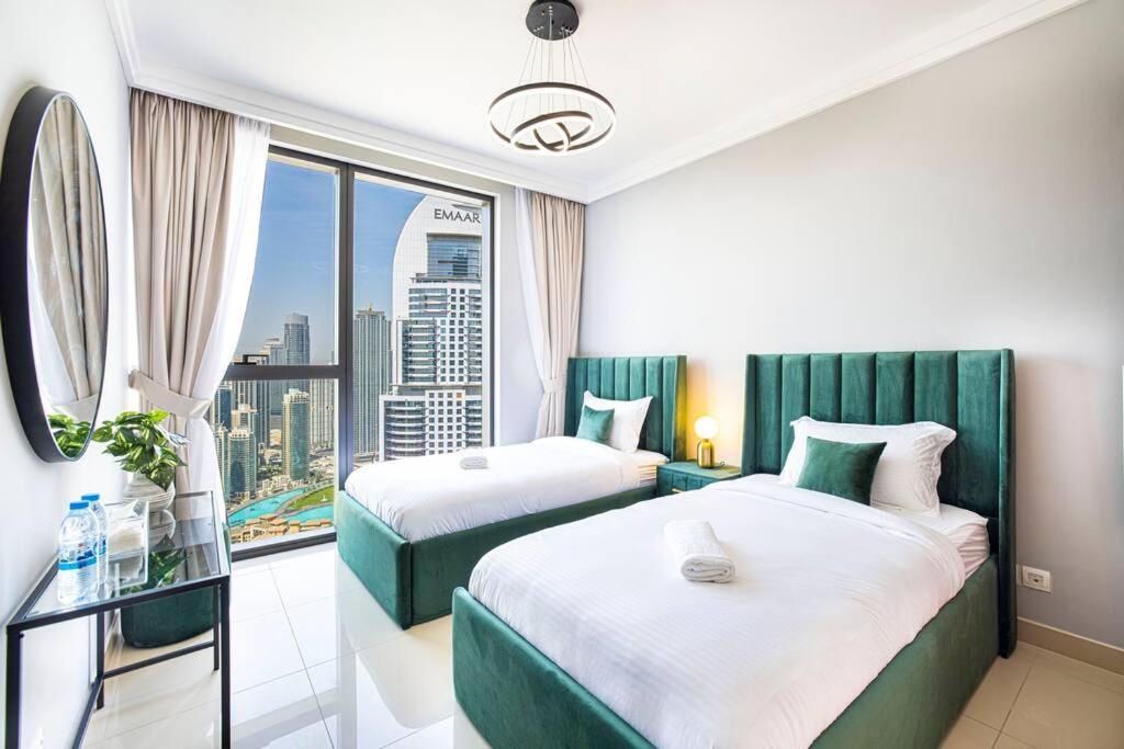 Magnificent Brand New Lux 3Br Burj & Fountain View Apartment ดูไบ ภายนอก รูปภาพ