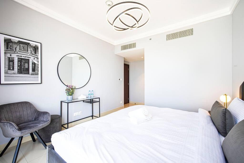 Magnificent Brand New Lux 3Br Burj & Fountain View Apartment ดูไบ ภายนอก รูปภาพ