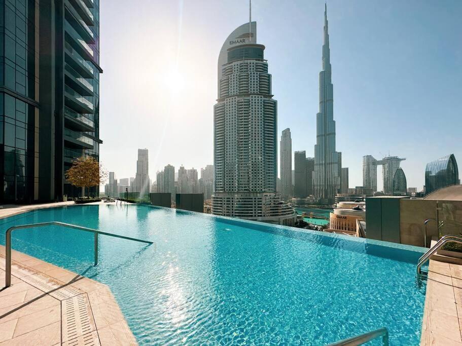 Magnificent Brand New Lux 3Br Burj & Fountain View Apartment ดูไบ ภายนอก รูปภาพ